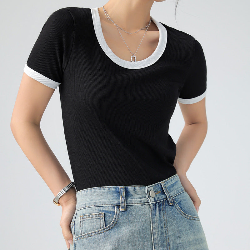 Damer Kortärmad T-shirt med Geometrisk Ribdesign och Kontrastdetaljer Mirla-Eva Jonsson