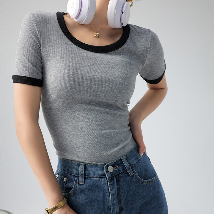 Damer Kortärmad T-shirt med Geometrisk Ribdesign och Kontrastdetaljer Mirla-Eva Jonsson
