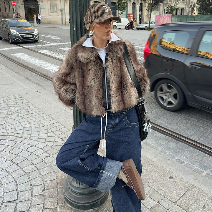 Damer Kunstpälsjacka i modern Cropped-stil Mirla-Eva Jonsson
