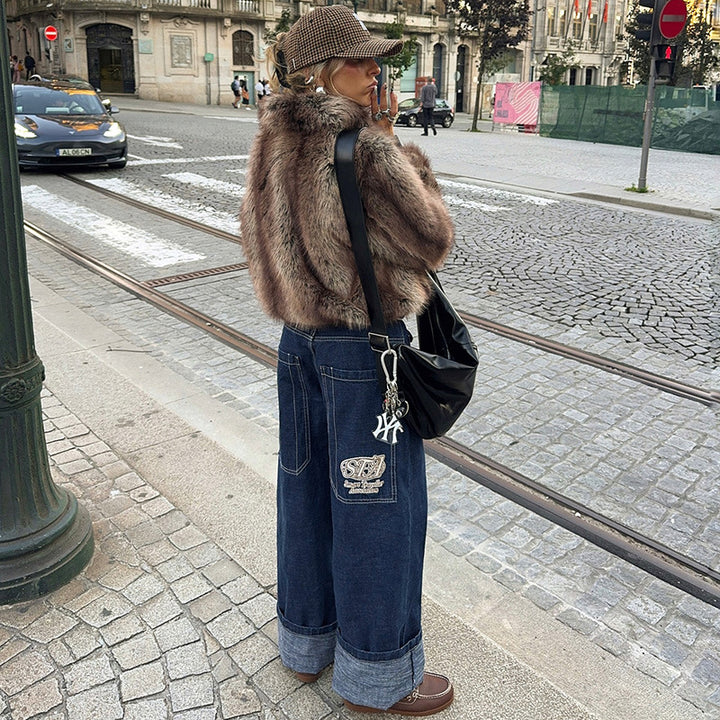 Damer Kunstpälsjacka i modern Cropped-stil Mirla-Eva Jonsson