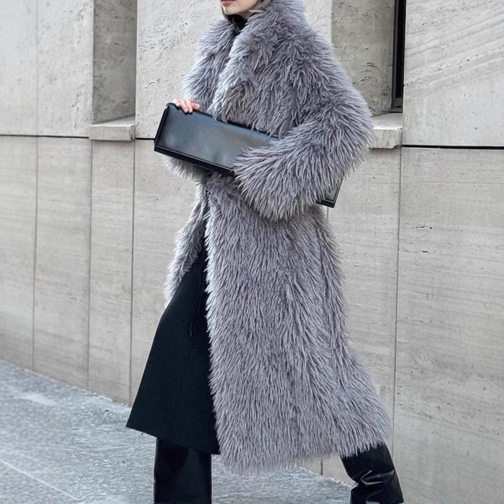 Damer Lång Konstpälsjacka med fluffig textur och oversized passform Mirla-Eva Jonsson