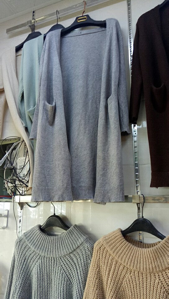 Damer Lång Stickad Kappa med Avslappnad Passform och Djup V-Hals Eva Jonsson-Eva Jonsson