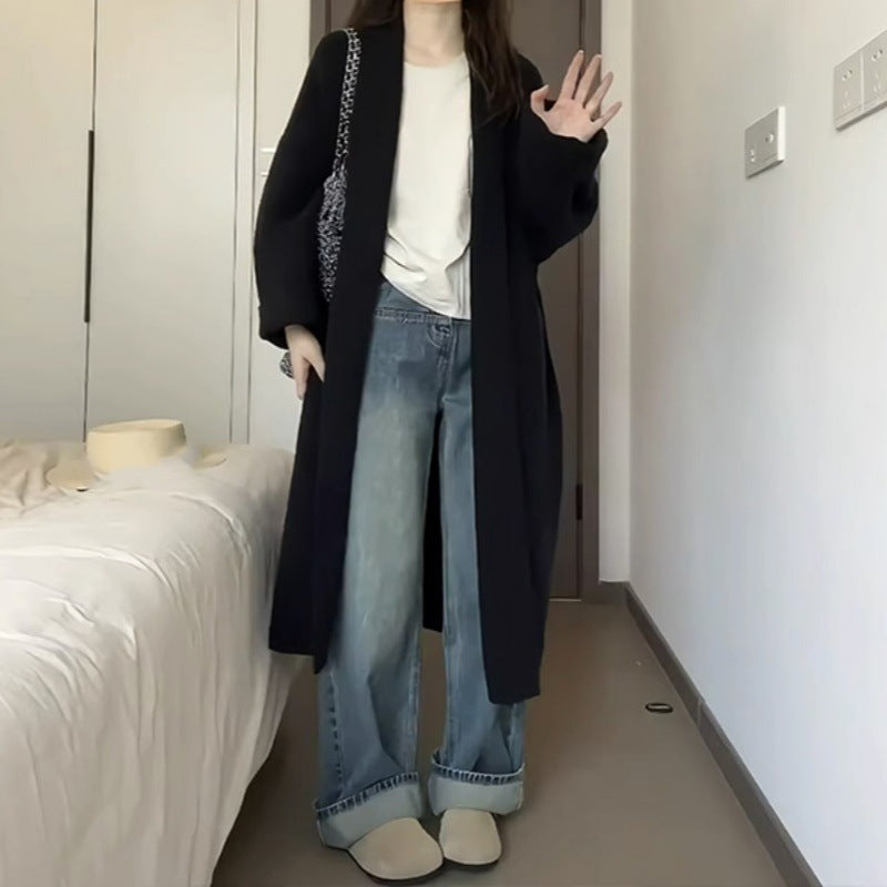 Damer Lång Stickad Kappa med Breda Ärmar och Mjuk Textur Mirla-Eva Jonsson
