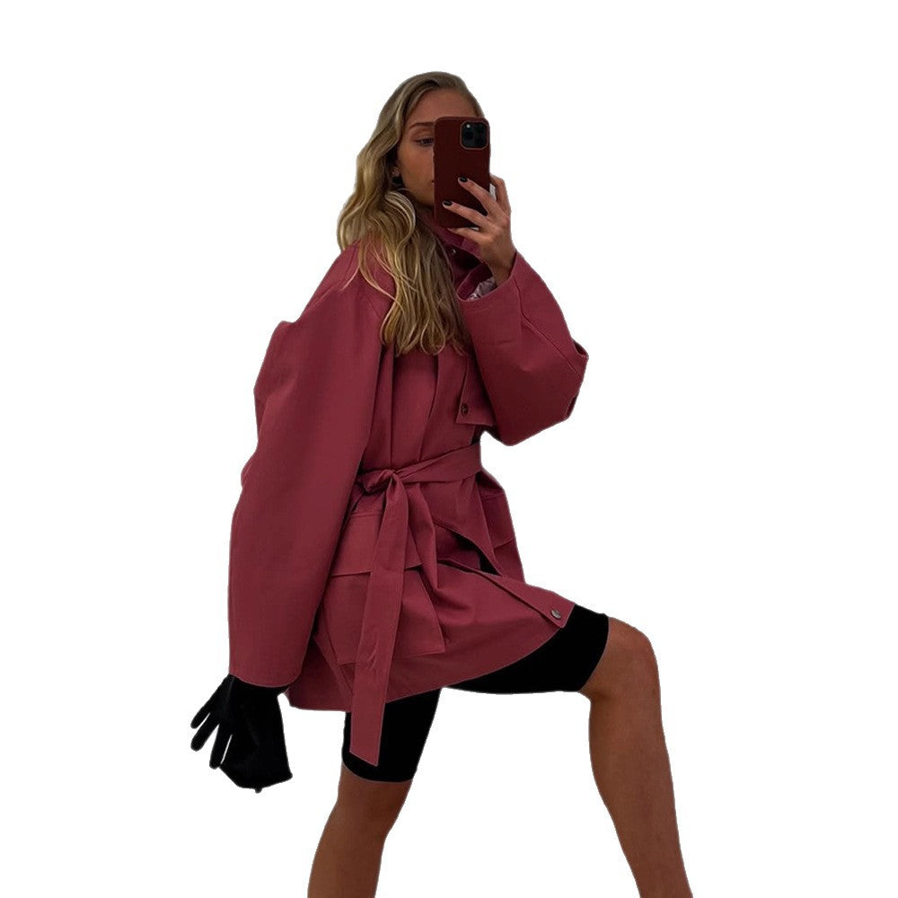 Damer Lång trenchcoat med bred krage och midjejusterbart bälte Eva Jonsson-Eva Jonsson