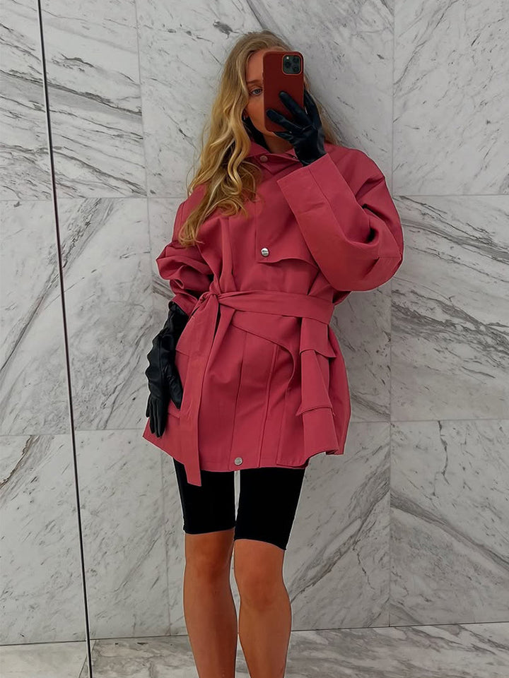 Damer Lång trenchcoat med bred krage och midjejusterbart bälte Eva Jonsson-Eva Jonsson
