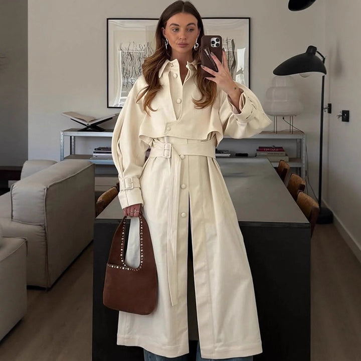 Damer Lång trenchcoat med bred krage och midjejusterbart bälte Eva Jonsson-Eva Jonsson