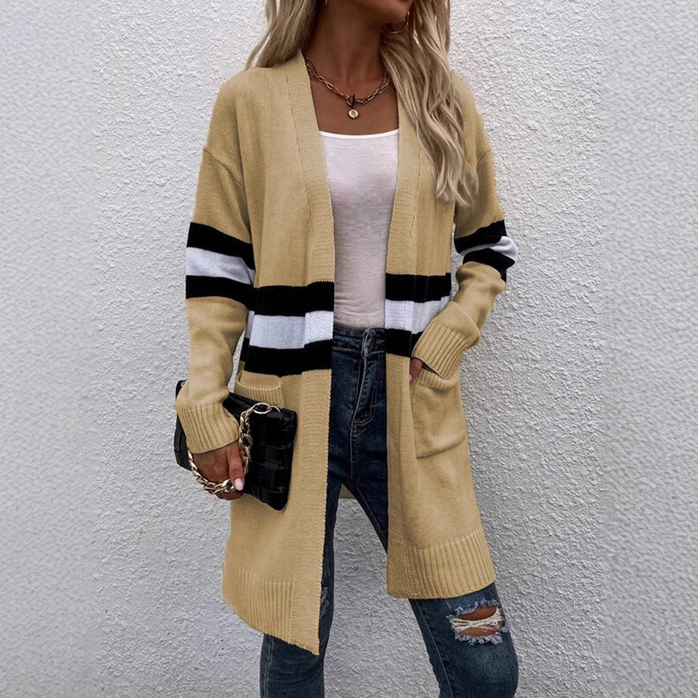 Damer Långärmad Stickad cardigan med moderna ränder och praktiska fickor Eva Jonsson-Eva Jonsson