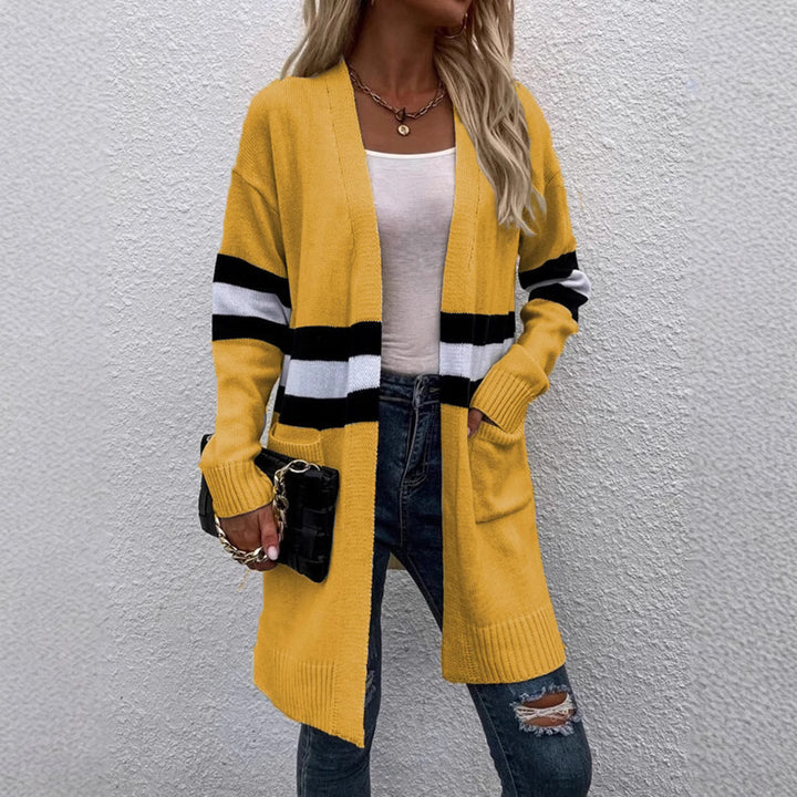 Damer Långärmad Stickad cardigan med moderna ränder och praktiska fickor Eva Jonsson-Eva Jonsson