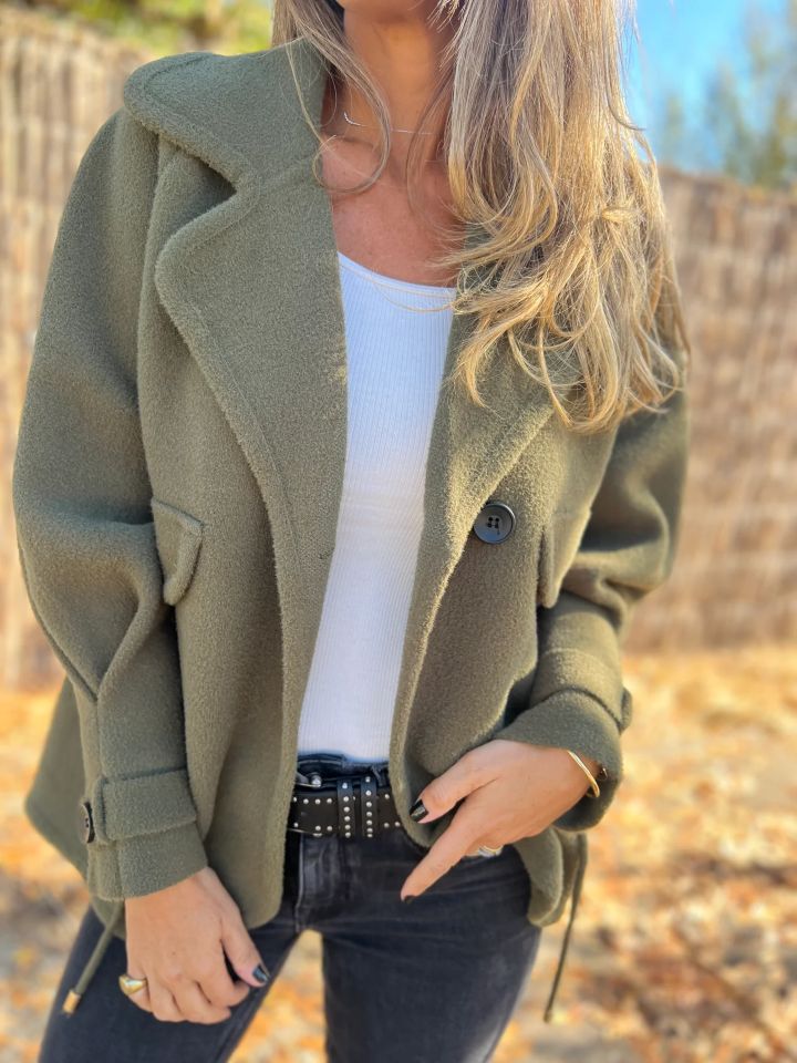 Damer Lätt oversized jacka med stilig krage och knäppning Mirla-Eva Jonsson