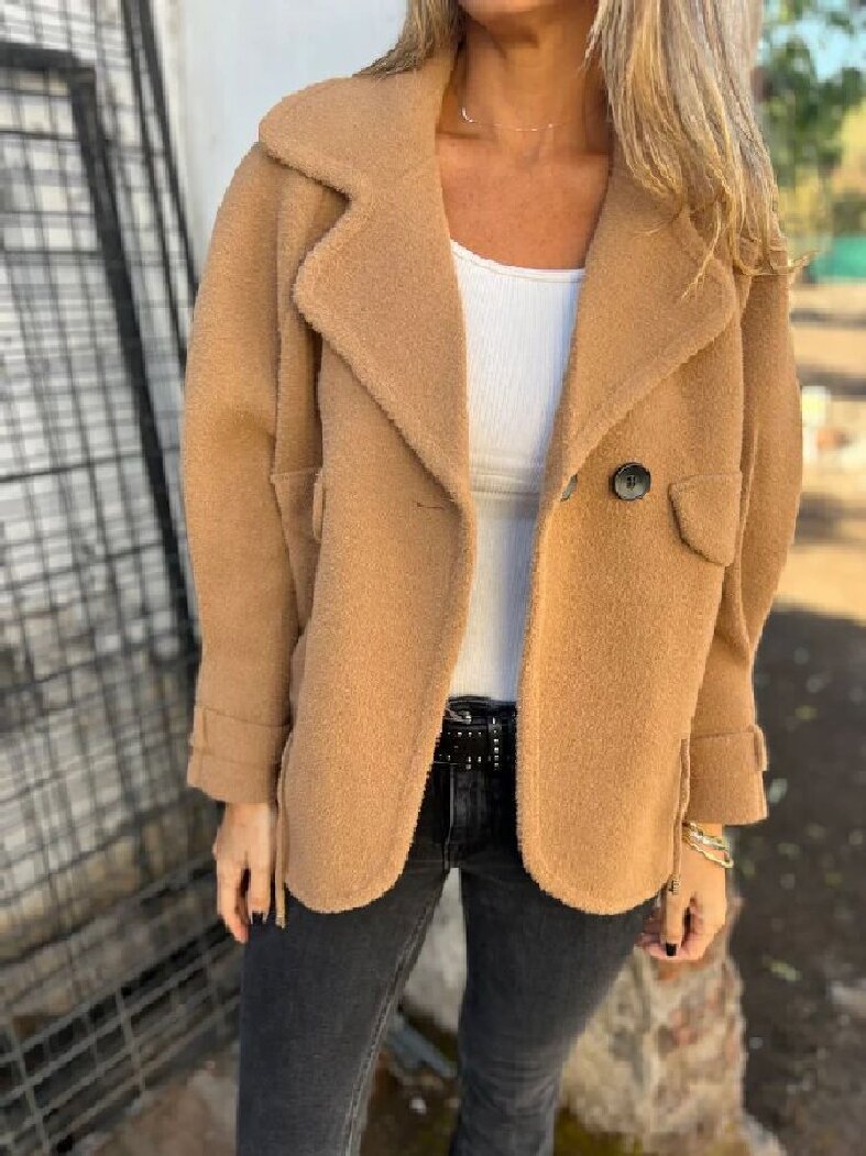 Damer Lätt oversized jacka med stilig krage och knäppning Mirla-Eva Jonsson