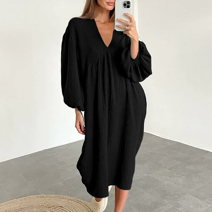 Damer Lätt oversized klänning med voluminösa ärmar och V-ringning Mirla-Eva Jonsson