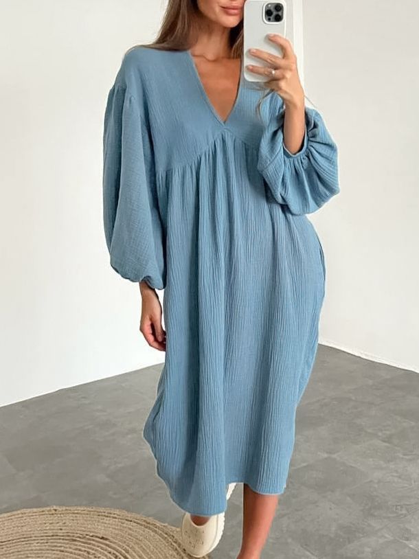 Damer Lätt oversized klänning med voluminösa ärmar och V-ringning Mirla-Eva Jonsson