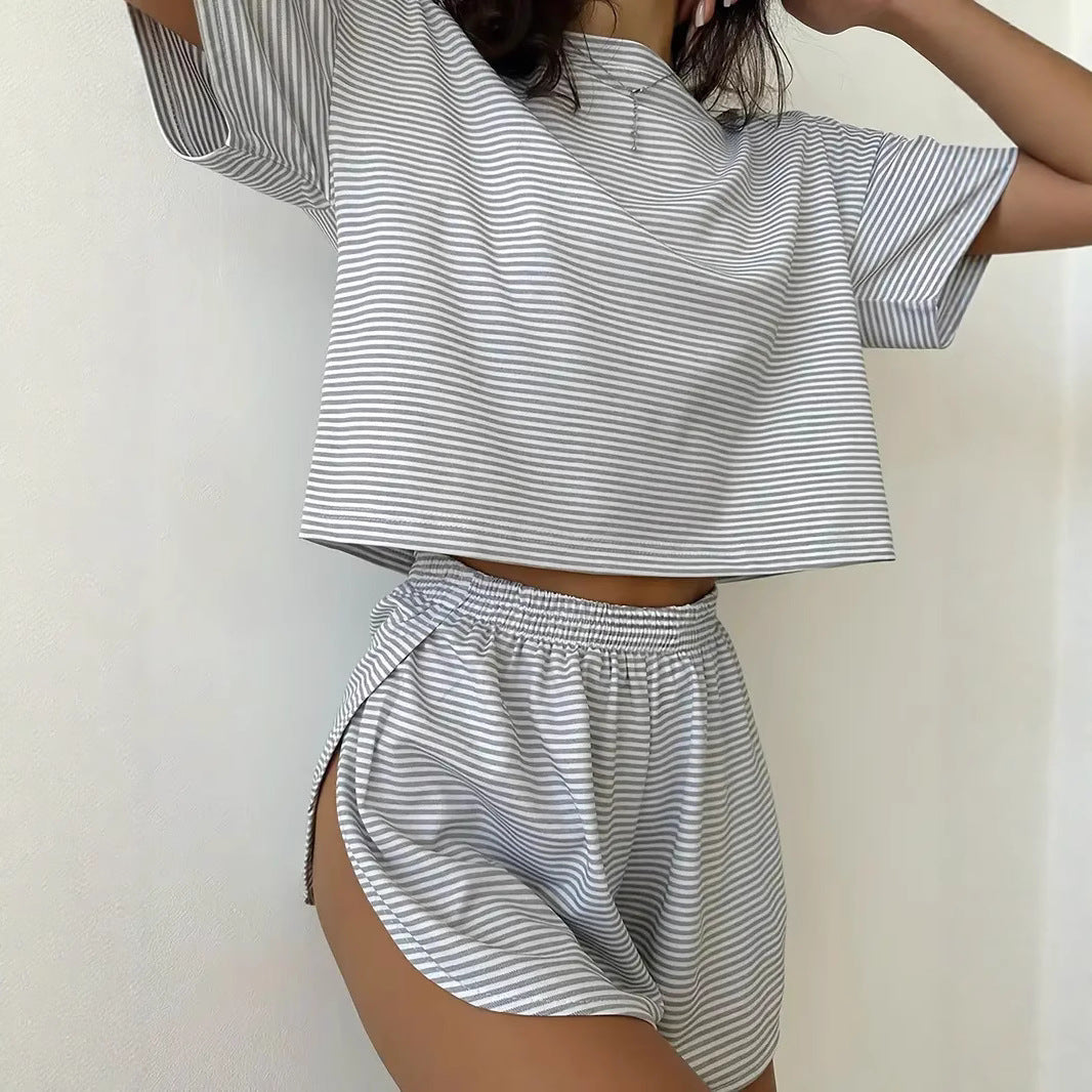 Damer Lätt randigt set med vidare T-shirt och shorts Mirla-Eva Jonsson