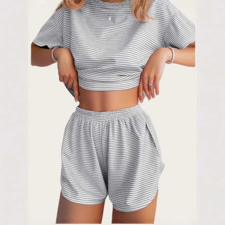 Damer Lätt randigt set med vidare T-shirt och shorts Mirla-Eva Jonsson