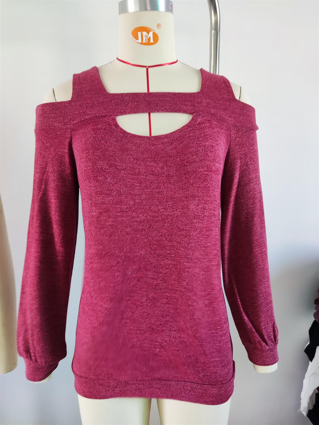Damer Lättsam Cold-Shoulder Sweatshirt med Djup Urringning och Ballongärmar Mirla-Eva Jonsson