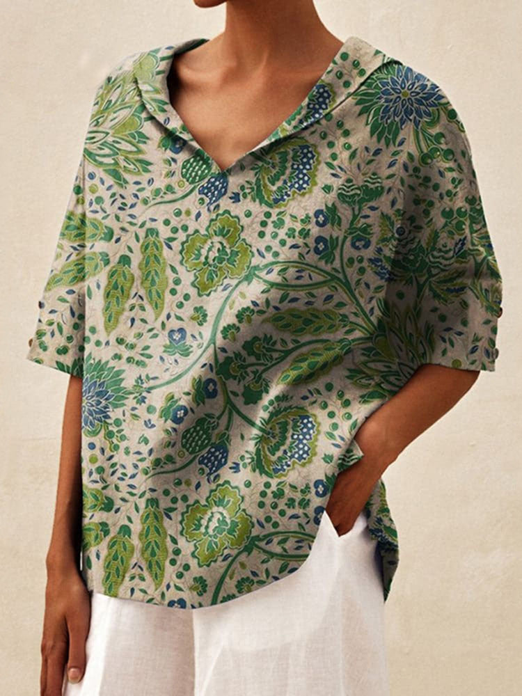 Damer Lättsam blus med blommönster och modern krage Mirla-Eva Jonsson