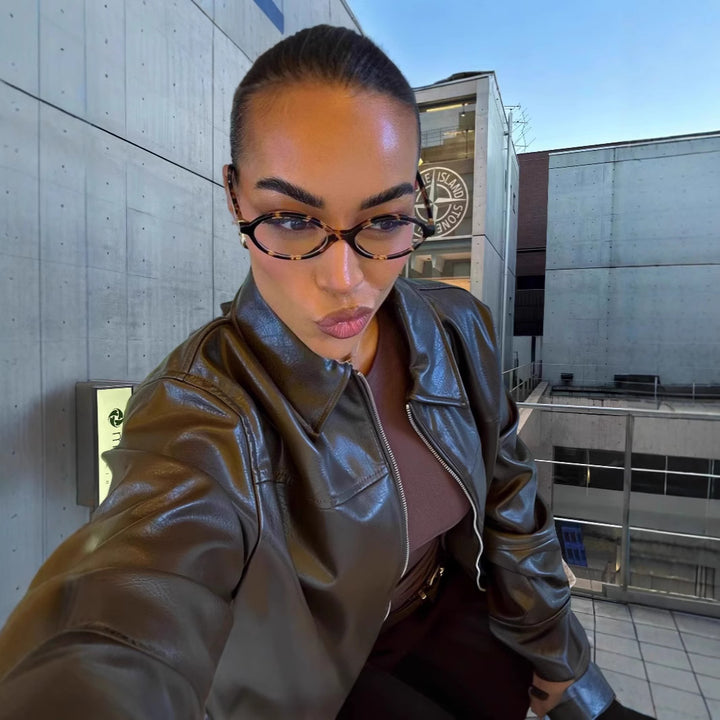 Damer Lättsamm Konstläderjacka med oversized skärning och eleganta detaljer Mirla-Eva Jonsson