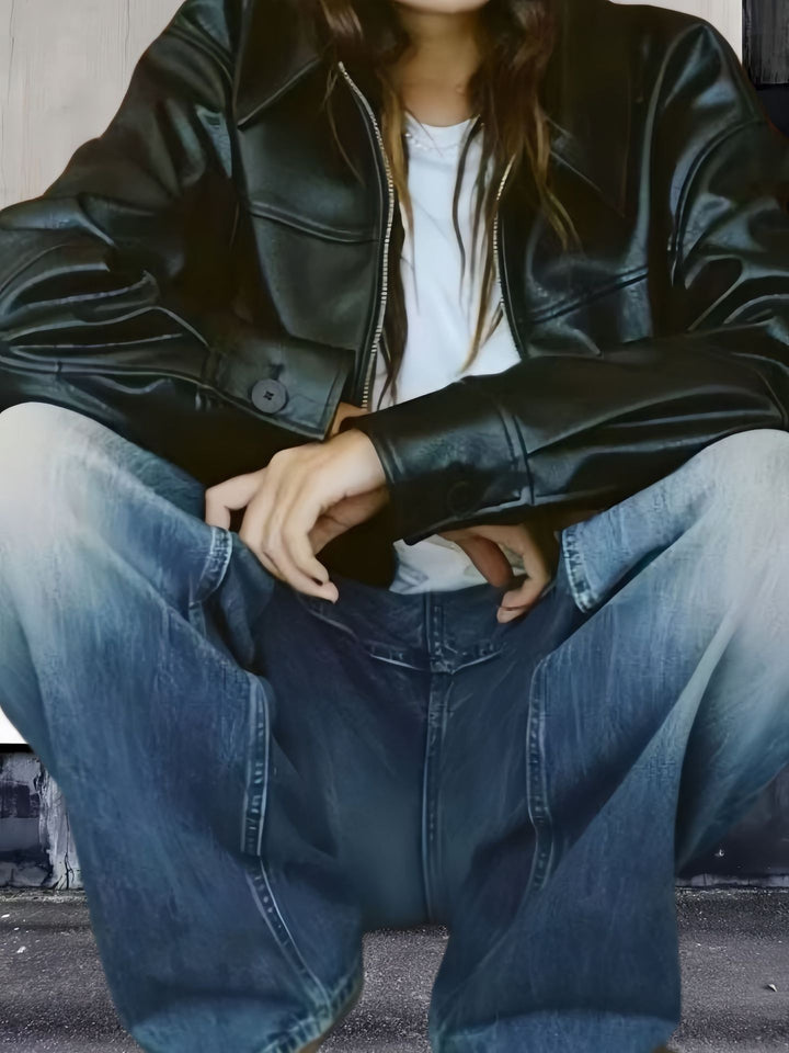 Damer Lättsamm Konstläderjacka med oversized skärning och eleganta detaljer Mirla-Eva Jonsson