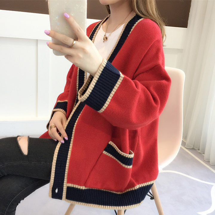 Damer Lättstickad Cardigan med Attraktiva Kontrastkanter och Praktiska Fickor Mirla-Eva Jonsson