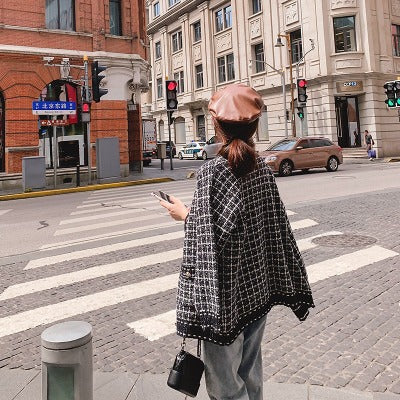 Damer Lättstickad cardigan i modern rutmönster med oversized passform Eva Jonsson-Eva Jonsson