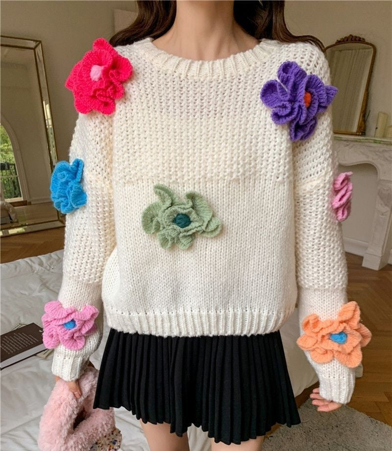 Damer Lekfull stickad tröja med blommorapplikationer Eva Jonsson-Eva Jonsson