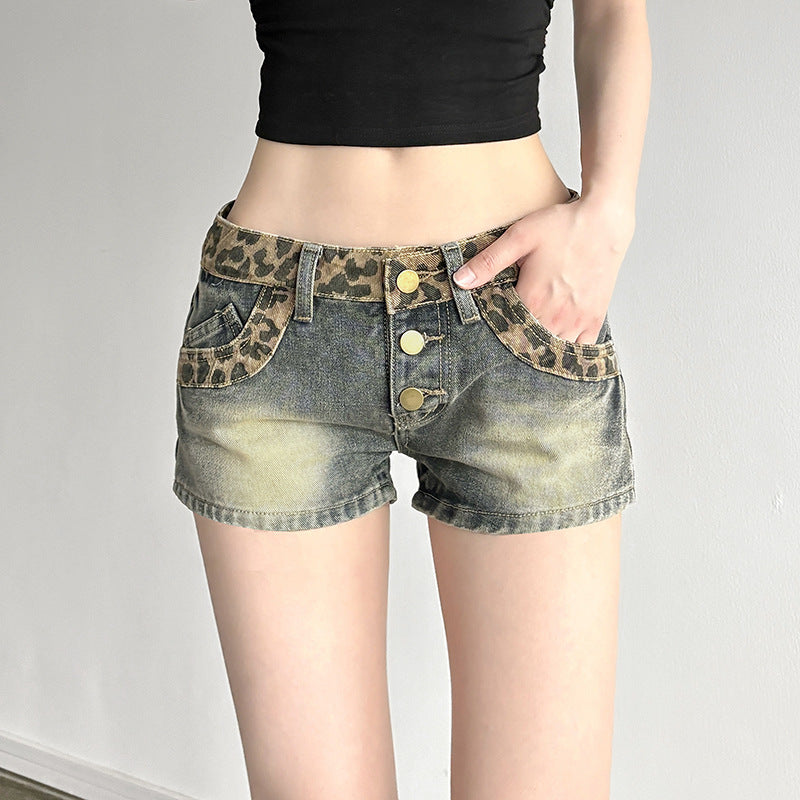 Damer Leopardmönstrade Denimshorts med knappdetaljer och elastisk midja Mirla-Eva Jonsson