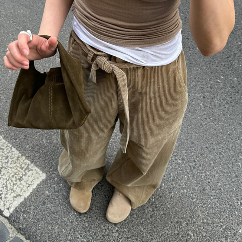 Damer Löst snittad kordbyxa med midjebälte och bekväm bärkomfort Mirla-Eva Jonsson