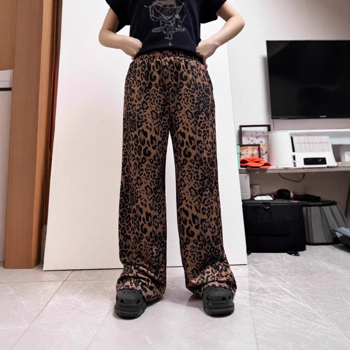 Damer Löst snittad linnebyxa med leopardmönster Mirla-Eva Jonsson