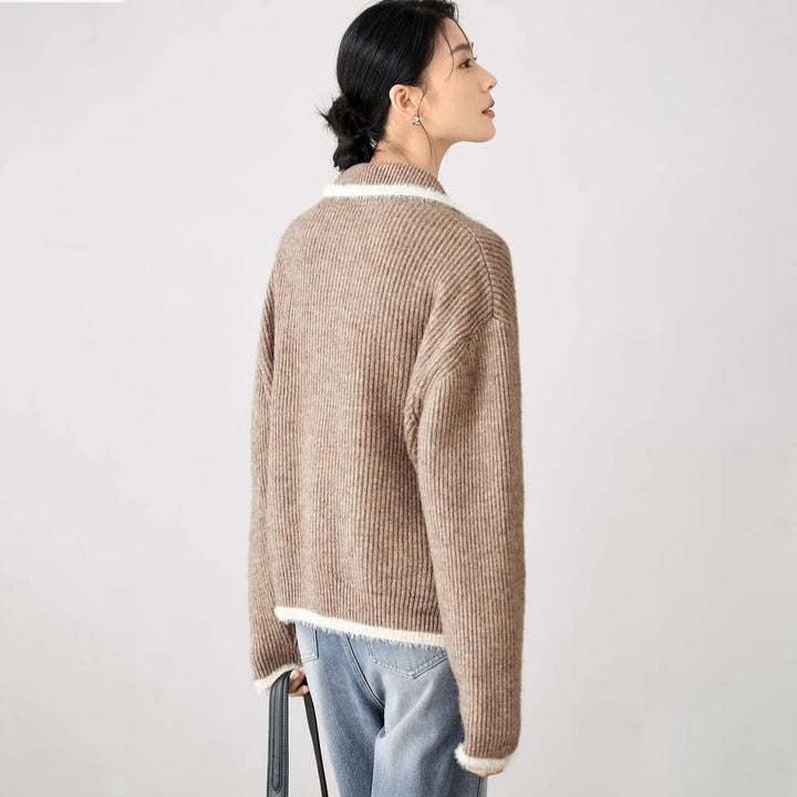 Damer Luddig stickad cardigan med praktiska fickor och hög krage Eva Jonsson-Eva Jonsson