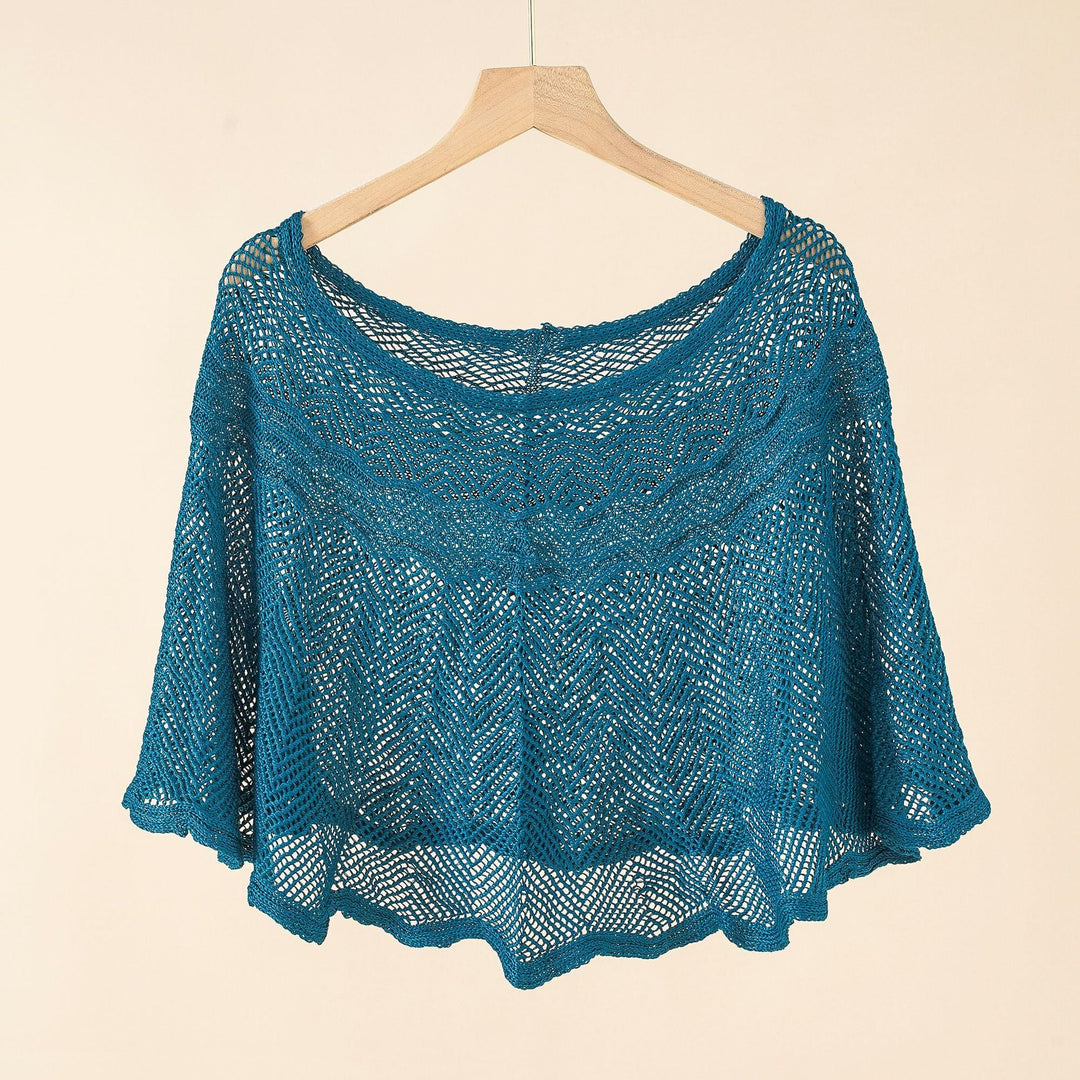 Damer Luftig Stickad Poncho I Modern Design Mirla-Eva Jonsson