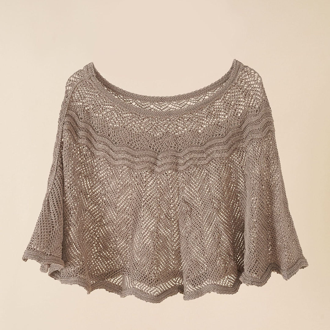 Damer Luftig Stickad Poncho I Modern Design Mirla-Eva Jonsson