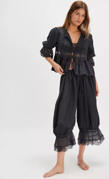 Damer Luftig och elegant Culotte med spetsdekoration Mirla-Eva Jonsson