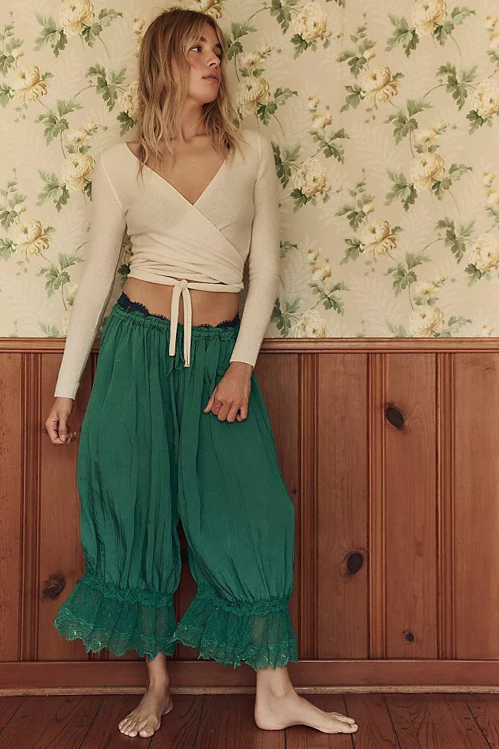 Damer Luftig och elegant Culotte med spetsdekoration Mirla-Eva Jonsson