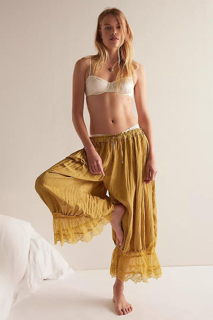 Damer Luftig och elegant Culotte med spetsdekoration Mirla-Eva Jonsson