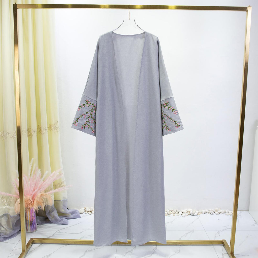 Damer Lyx Kimono Kappa med Fina Stickdetaljer Mirla-Eva Jonsson