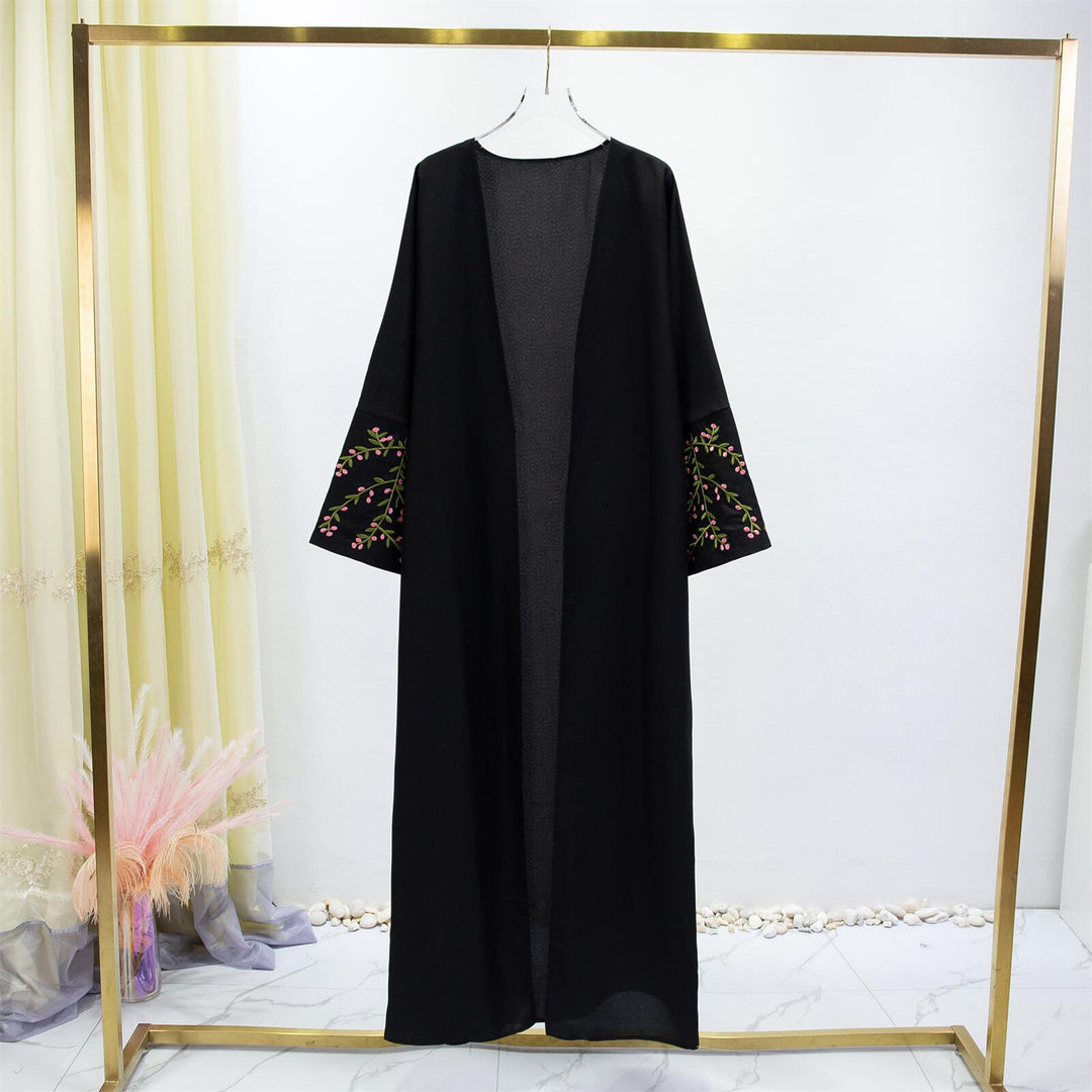 Damer Lyx Kimono Kappa med Fina Stickdetaljer Mirla-Eva Jonsson