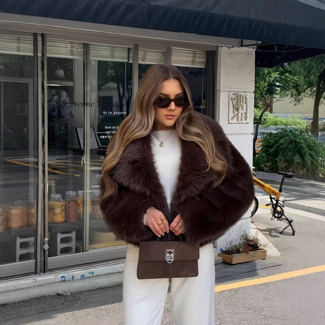 Damer Lyxig Konstpälsjacka med voluminösa ärmar och elegant snitt Mirla-Eva Jonsson