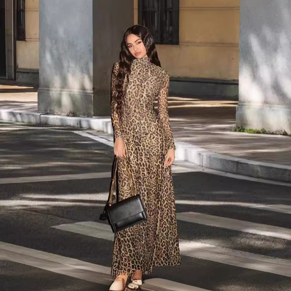 Damer Maxi-klänning i lätt tyg med leopardmönster och hög passform Mirla-Eva Jonsson