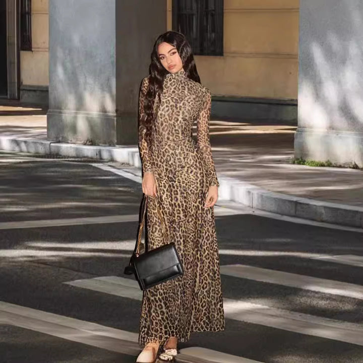 Damer Maxi-klänning i lätt tyg med leopardmönster och hög passform Mirla-Eva Jonsson