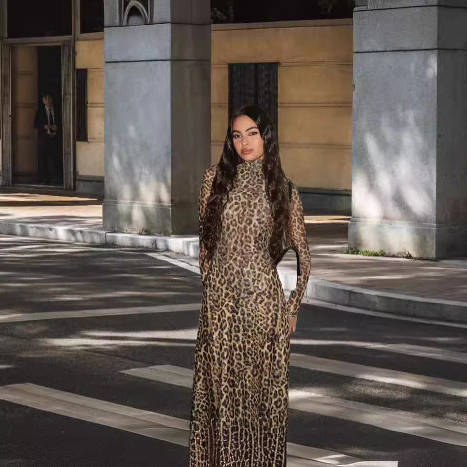 Damer Maxi-klänning i lätt tyg med leopardmönster och hög passform Mirla-Eva Jonsson
