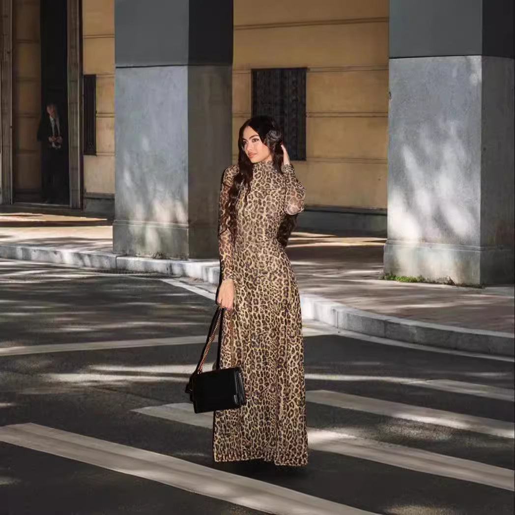 Damer Maxi-klänning i lätt tyg med leopardmönster och hög passform Mirla-Eva Jonsson