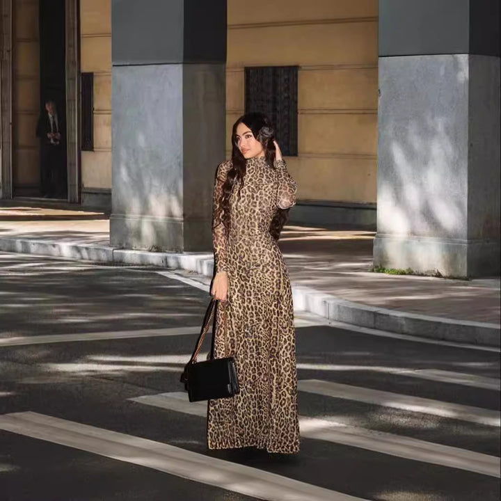Damer Maxi-klänning i lätt tyg med leopardmönster och hög passform Mirla-Eva Jonsson