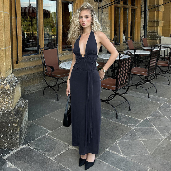 Damer Maxi-klänning med snygg halterneck och raffinerad drapering Mirla-Eva Jonsson