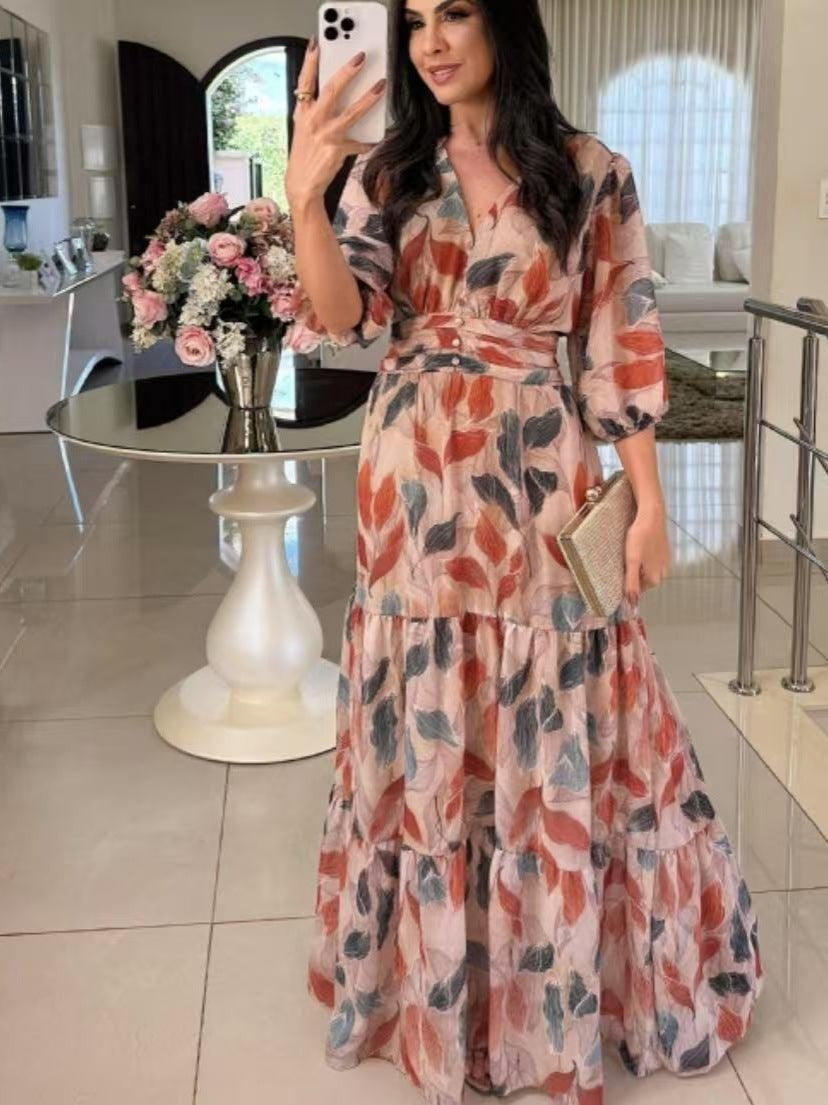 Damer Maxiklänning med blommigt mönster och lätt V-hals Mirla-Eva Jonsson