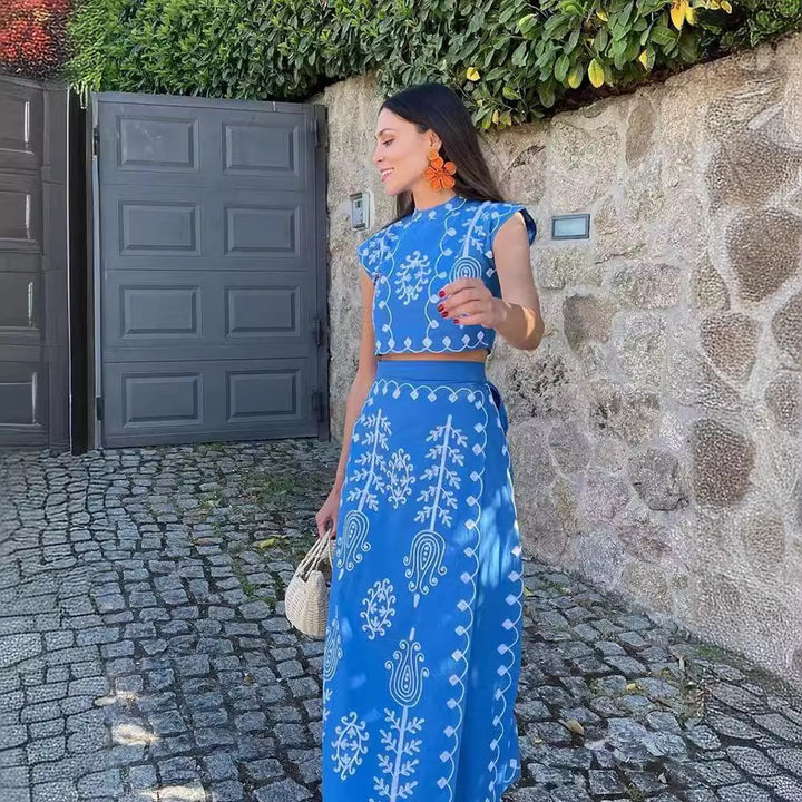 Damer Maxiklänning med konstfull broderidesign och figursydd överdel Mirla-Eva Jonsson