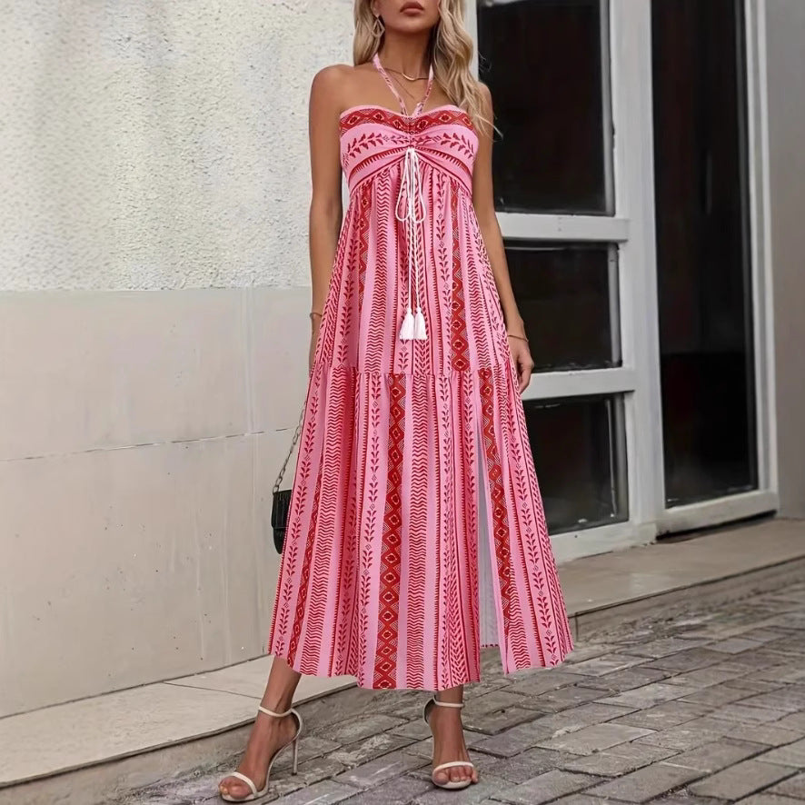 Damer Maxiklänning med lekfull design och fina spagettiremmar Mirla-Eva Jonsson