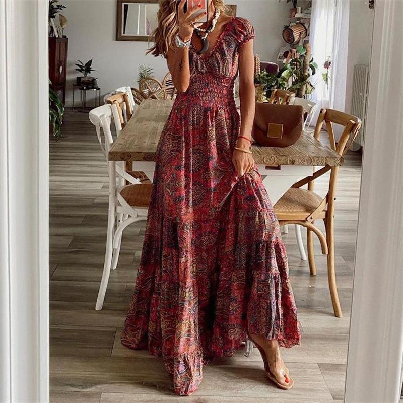 Damer Maxiklänning med lekfull design och voluminös kjol Eva Jonsson-Eva Jonsson