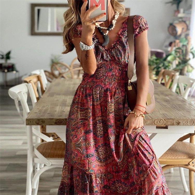 Damer Maxiklänning med lekfull design och voluminös kjol Eva Jonsson-Eva Jonsson