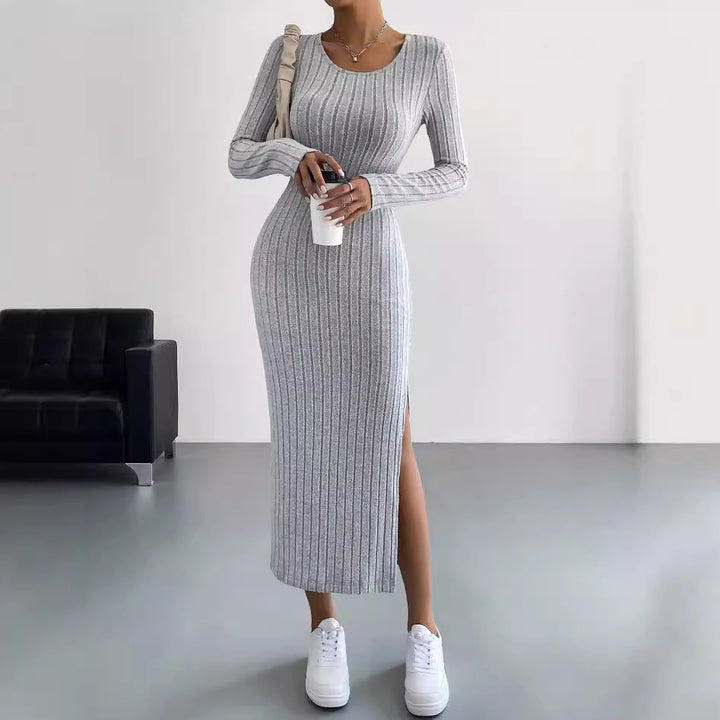 Damer Maxiklänning med sidospalt och strukturerad ribbdesign Eva Jonsson-Eva Jonsson