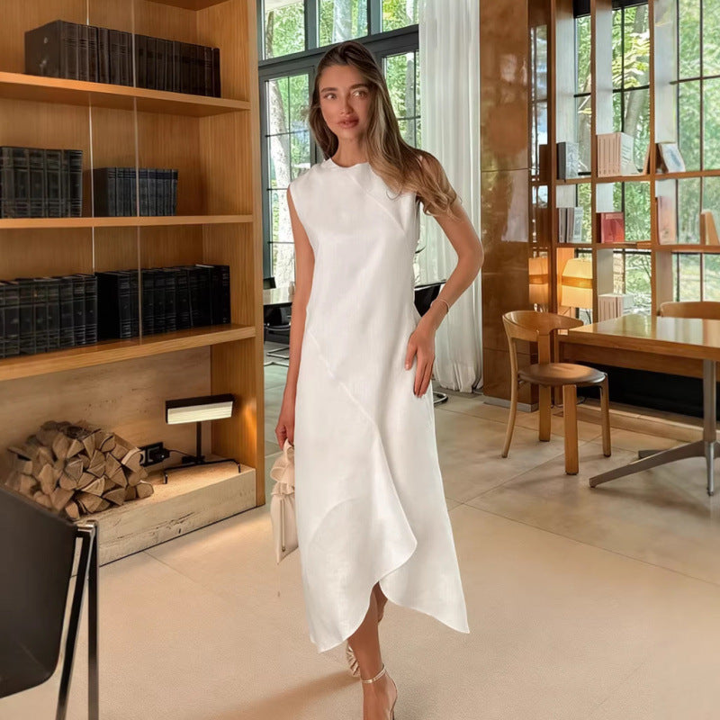 Damer Midi-klänning med asymmetrisk fåll och elegant snitt Mirla-Eva Jonsson